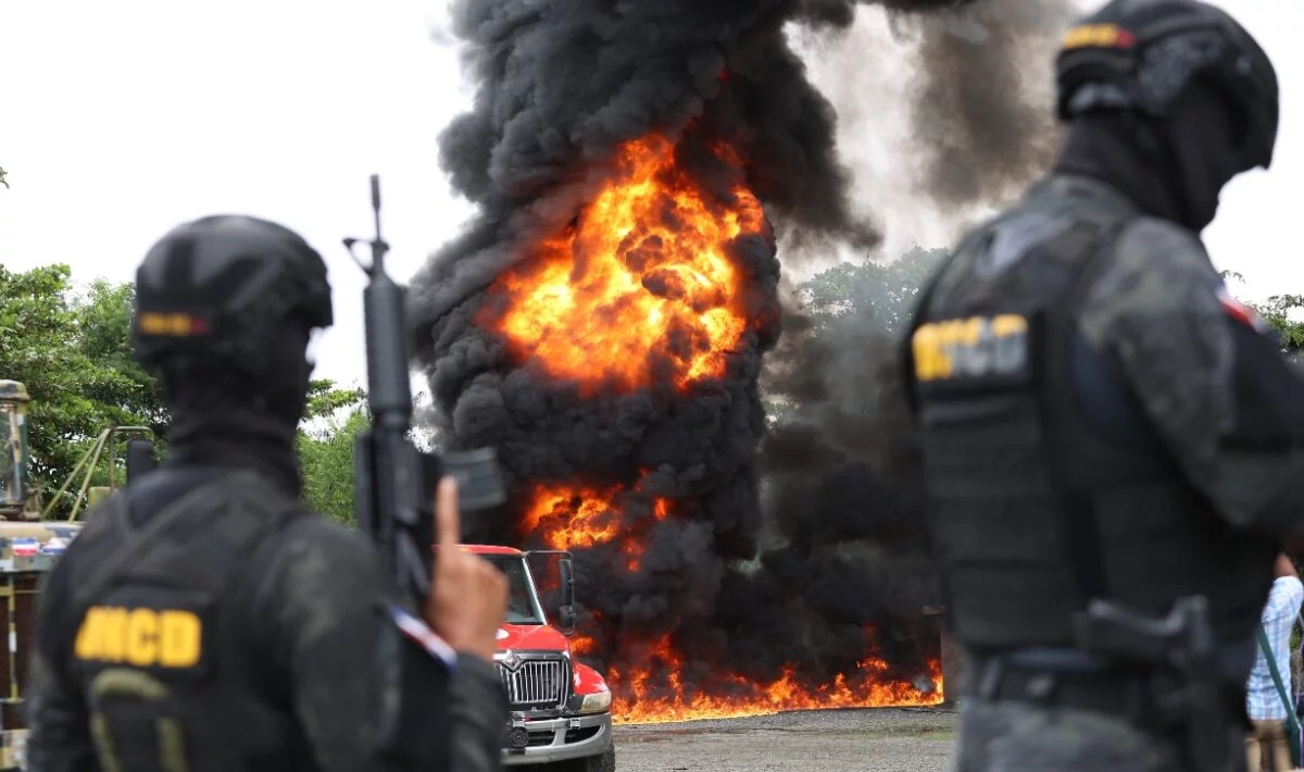 Procuradora general Miriam Germán Brito encabezó la incineración de droga.  ELIESER TAPIA