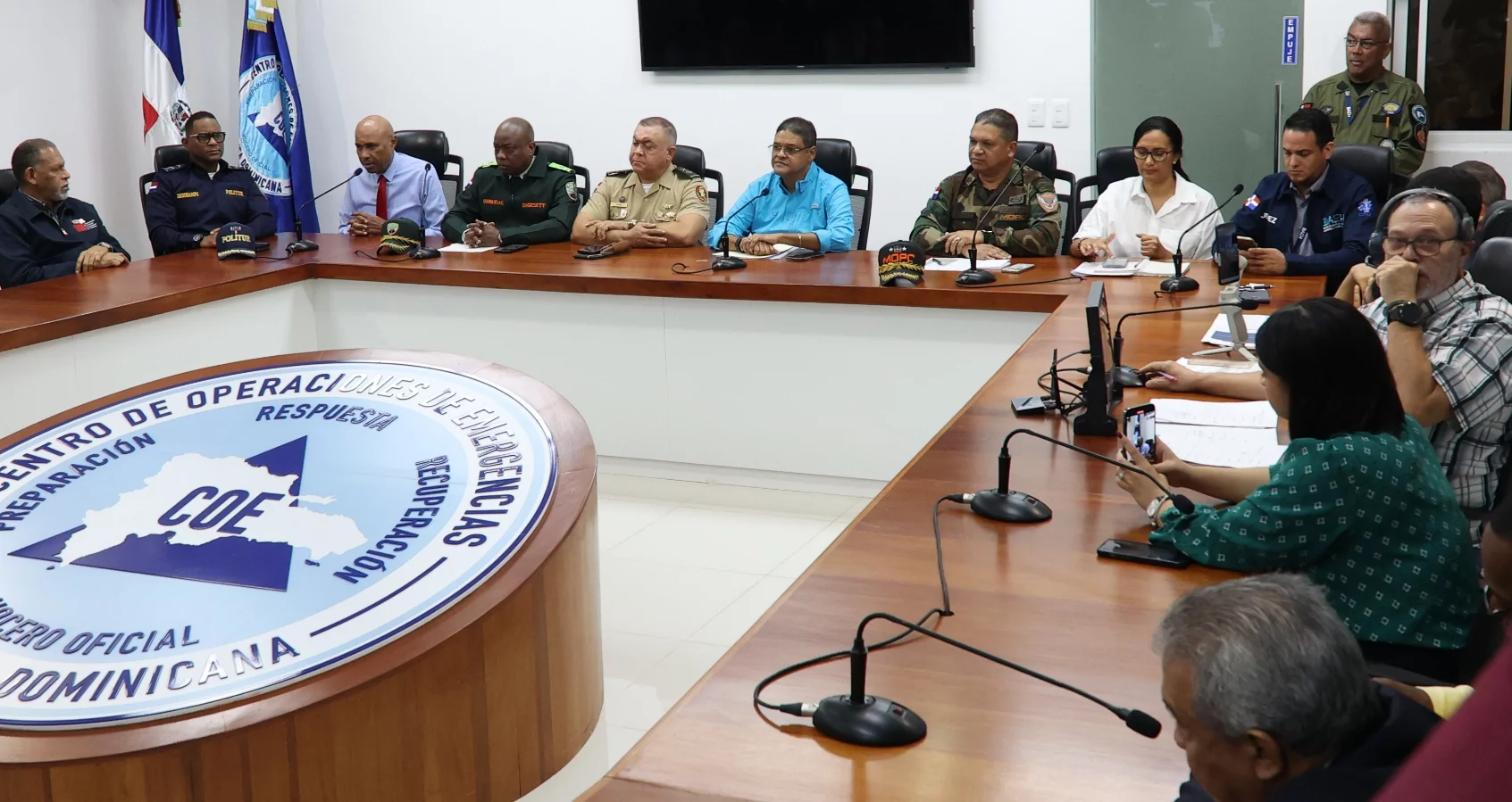 El director del COE, Juan Manuel Méndez,  llamó a tomar medidas de seguridad para prevenir incidentes.  Guillermo Burgos