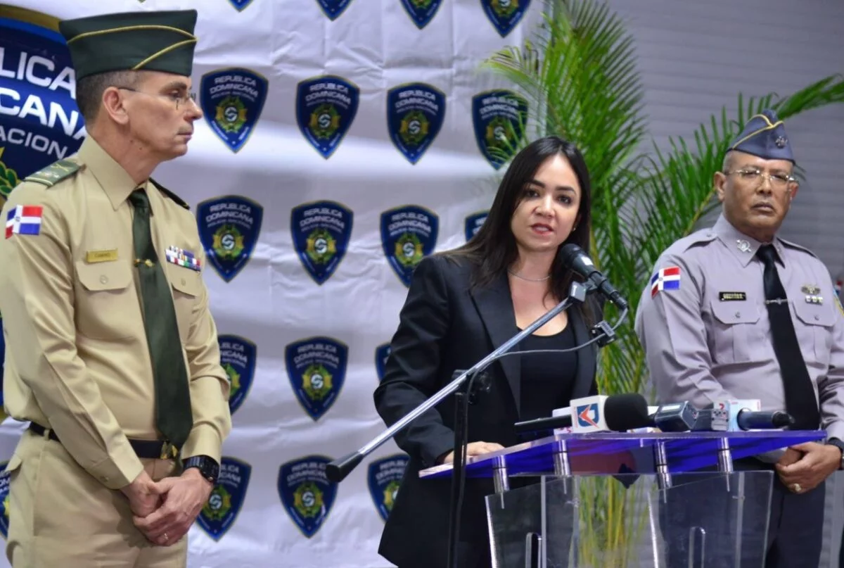 Raful encabezó rueda de prensa al finalizar reunión de seguimiento de seguridad.
