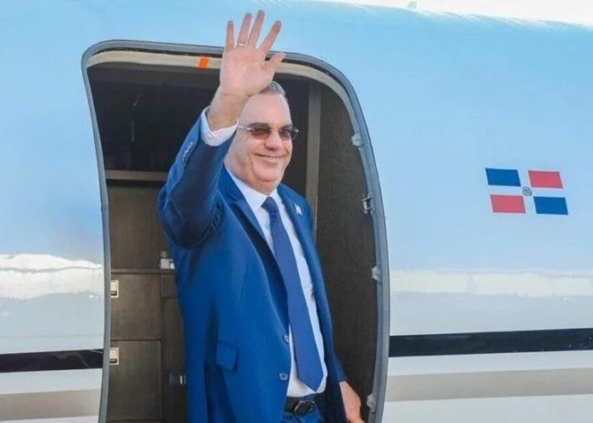 En mandatario viajará acompañado de una comitiva.