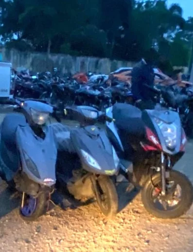 Las motocicletas abandonadas fueron retenidas.