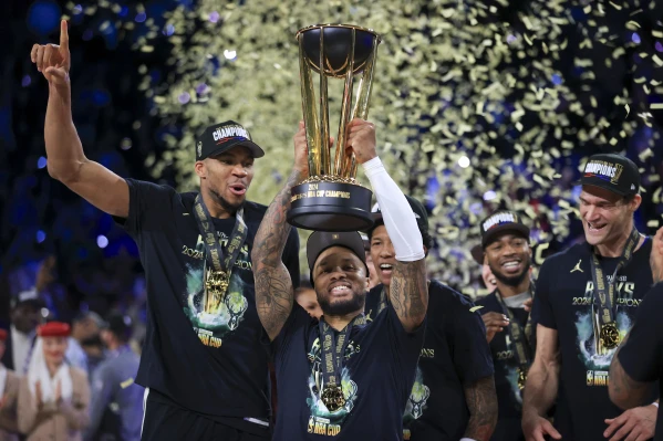 Milwaukee gana segundo torneo de la NBA Cup