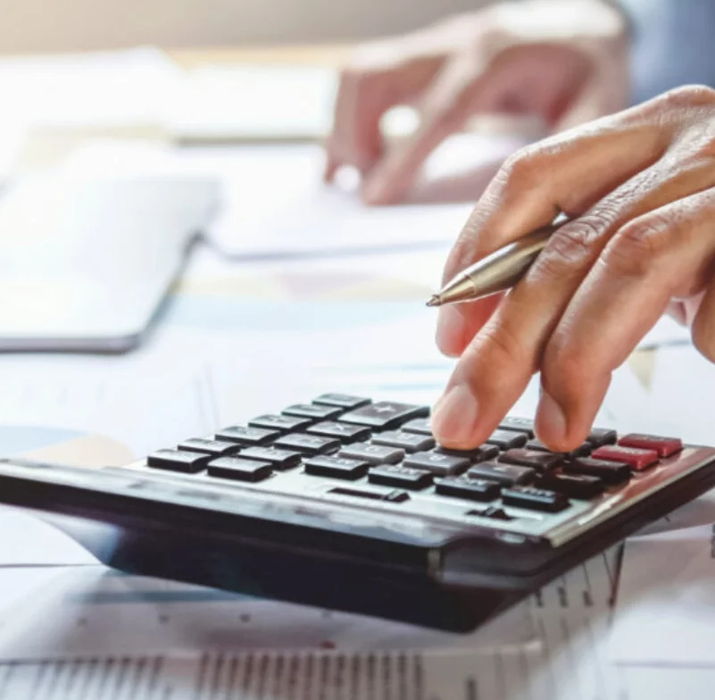 Experto recomienda eliminar los gastos innecesarios.