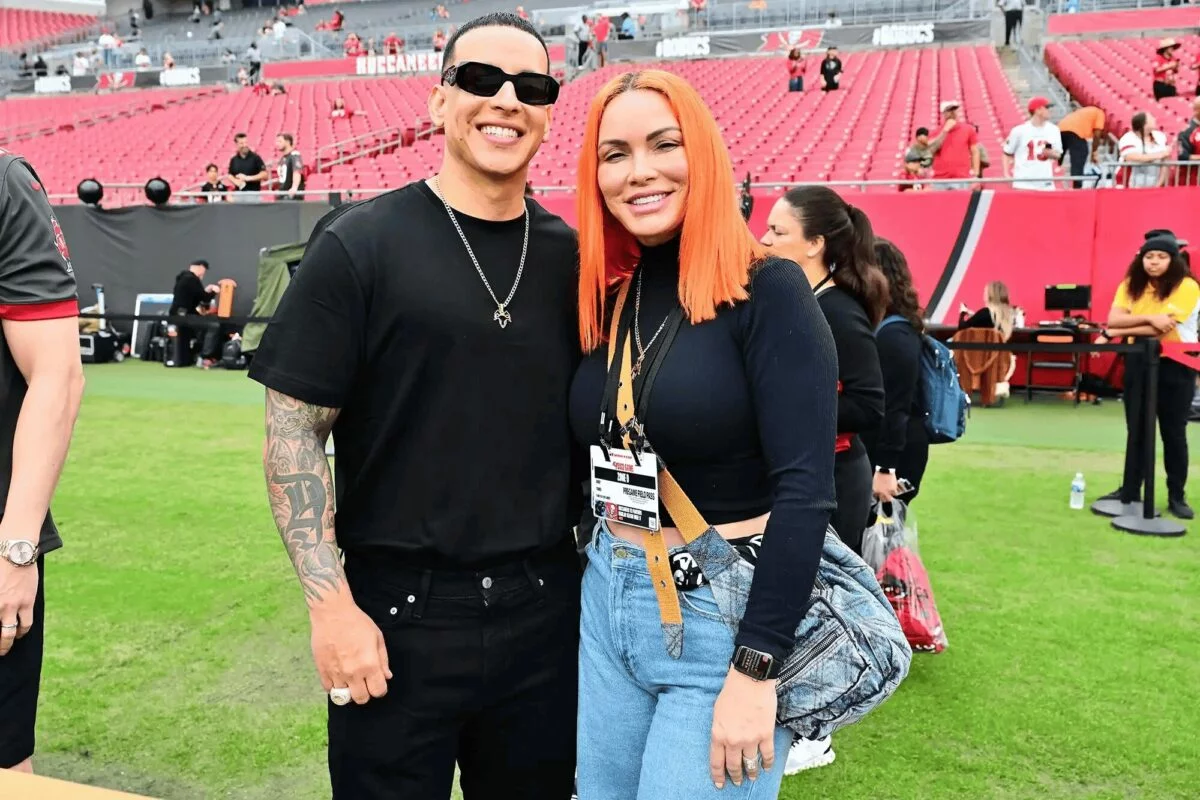 Daddy Yankee y Mireddys González.