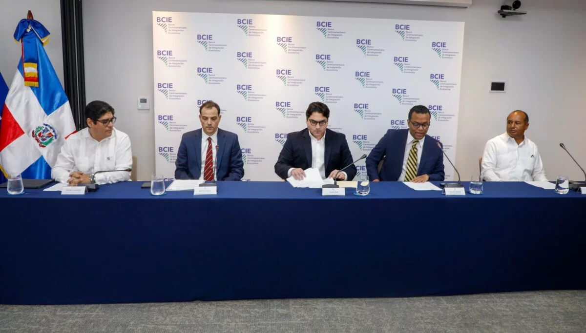 Acuerdo rubricado por representantes de las instituciones que trabajaron en el lanzamiento de la Estrategia Nacional de Fomento a la Agroindustria. Fuente externa