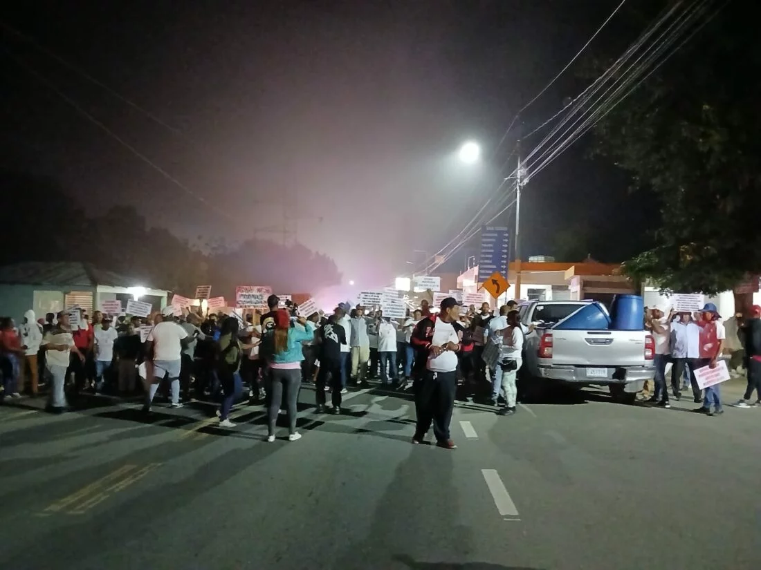 La protesta de los grupos comunitarios se desarrolló durante la madrugada. Fuente externa