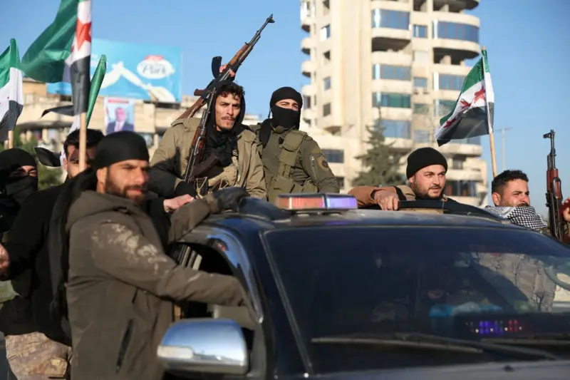 Siria está en estado de alarma por avance de insurgentes islamistas hacia Damasco. Fuente externa
