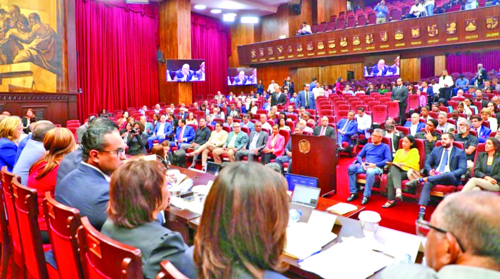 Las vistas públicas convocadas en la Cámara de Diputados para conocer sobre la reforma fiscal acapararon una gran atención de la ciudadanía.
