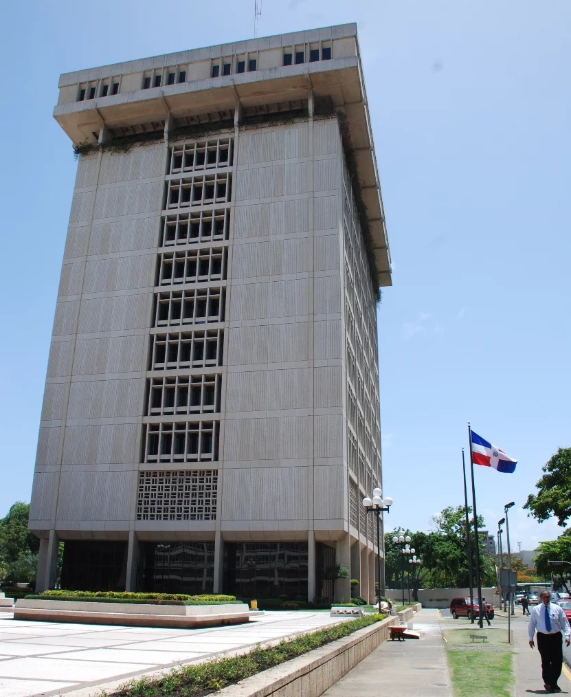 Dos  puntos porcentuales redujo la deuda del BCRD.