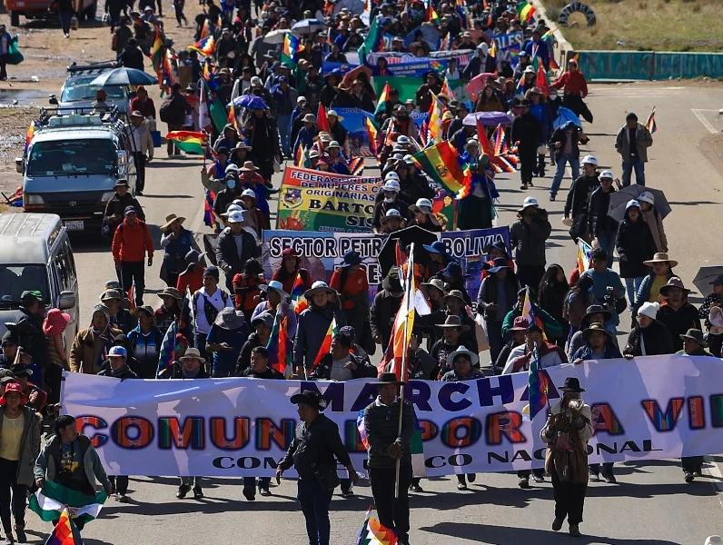 Parte de los convocados que van hacia La Paz, en Bolivia.