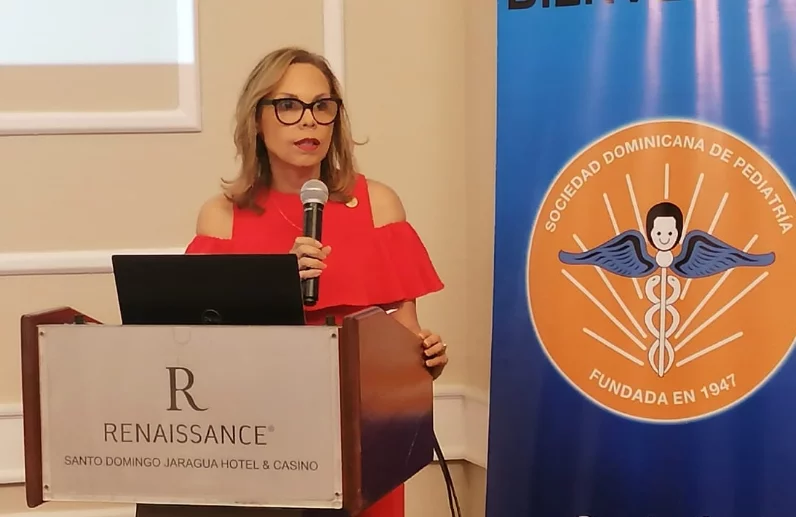 Rosa Acevedo Saladín, presidente de   Sociedad  de Pediatría.
