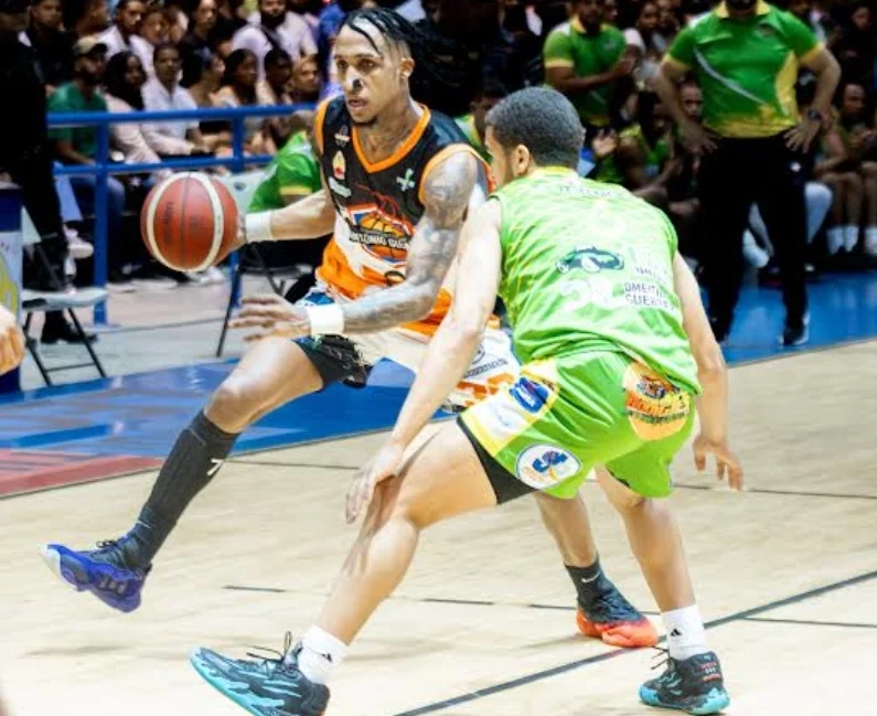 Jassel Pérezanotó 33 puntos en la victoria de su equipo.