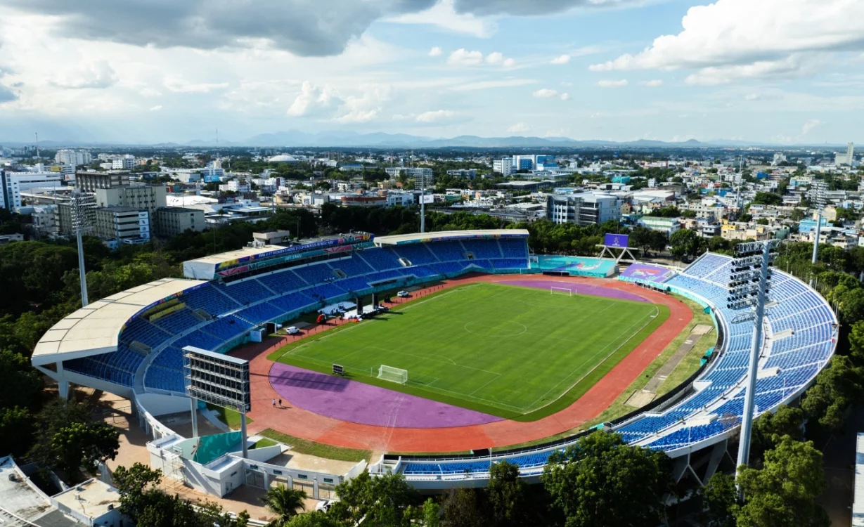 Vista Estadio Olímpico Félix Sánchez, que albergará moderna  pista atletismo. fuente externa