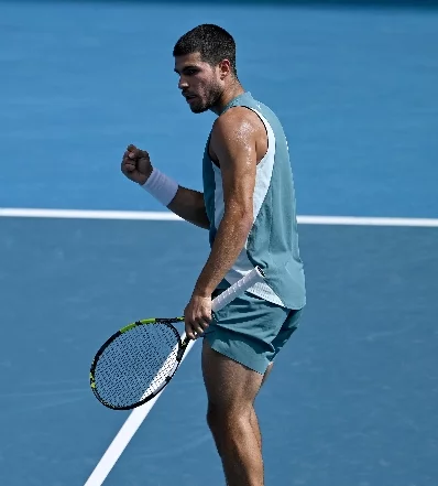 Carlos Alcaraz se enfrenta hoy a  Novak Djokovic.