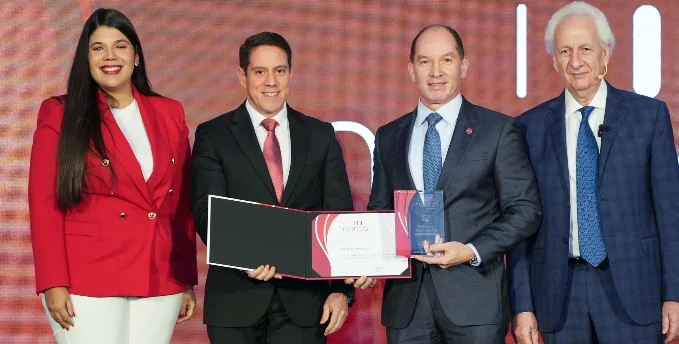 Rosaily Rodríguez, Luis Álvarez Soto, Omar Acosta y José María San Segundo Encinar.
