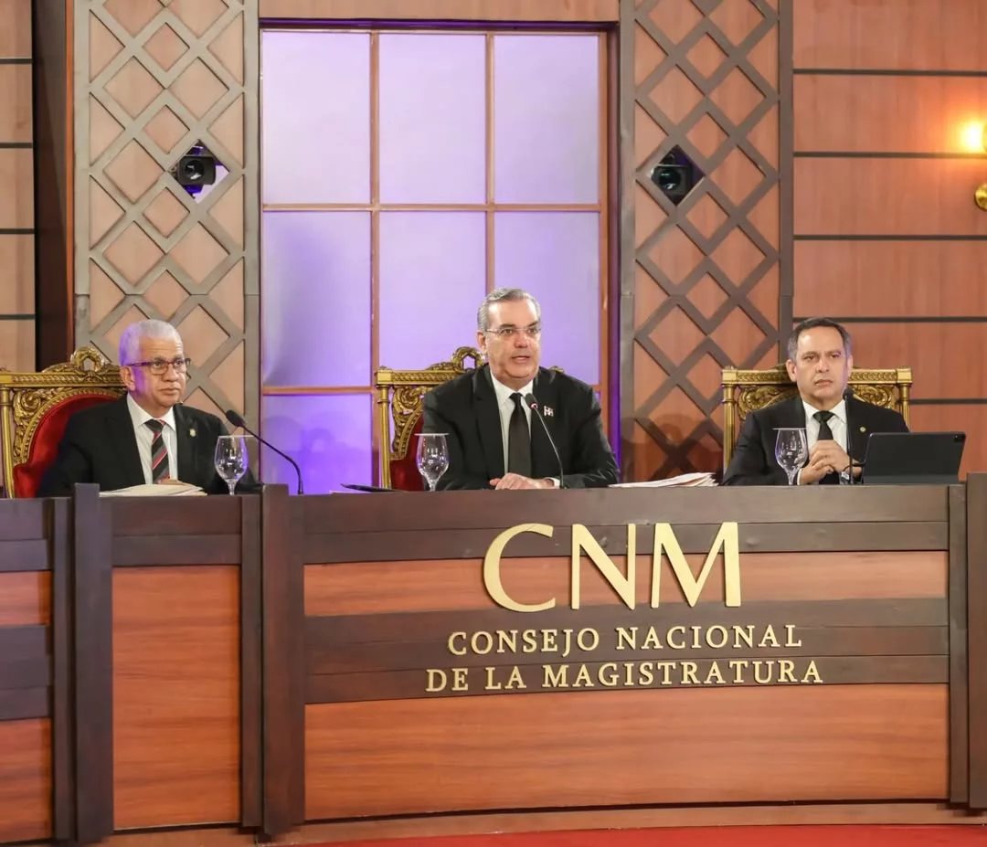El presidente Luis Abinader, encabezando una de las secciones del Consejo Nacional de la Magistratura. Archivo