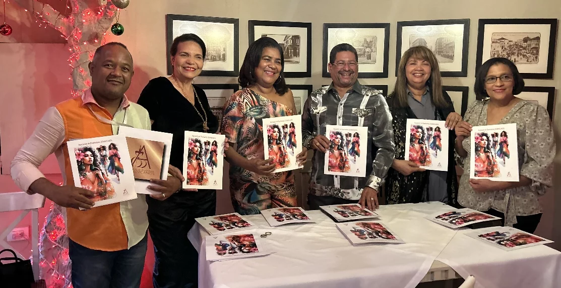 Diseñadores de la ADD durante la puesta en circulación.
