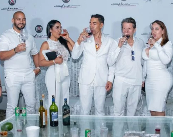 Julieta Prissell, directora del Museo Abreu, y Óscar Abreu, ofrecieron un brindis.