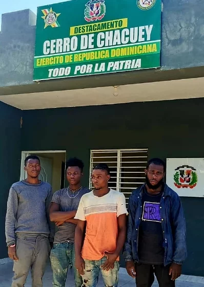 Los detenidos fueron entregados a Migración.