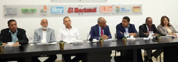 José Orestes, Michel Morató, Mélido Agramonte, Onéximo González, José Monegro, Gabino Hernández y Miguelina Facundo.  José de León