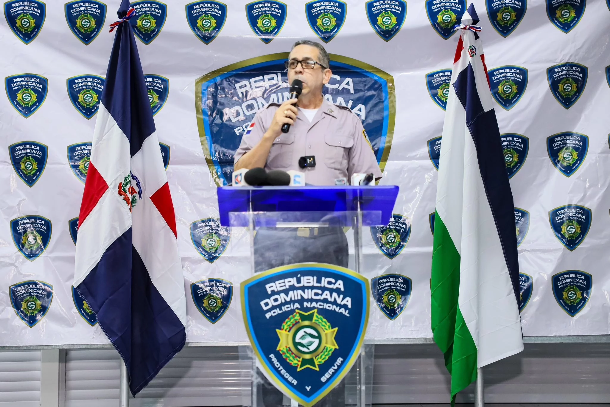 Policía, prófugo