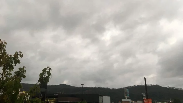 Meteorología pronostica temperaturas frescas, precipitaciones débiles y ocasionales mantos de neblina. Fuente externa