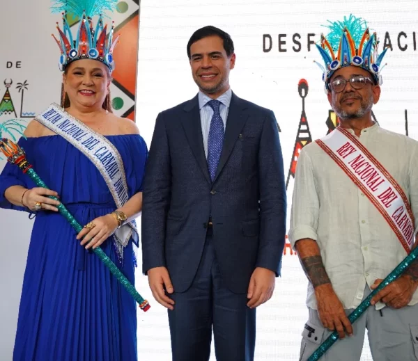 Jatnna Tavárez, Roberto Àngel Salcedo y Luis Rivas.