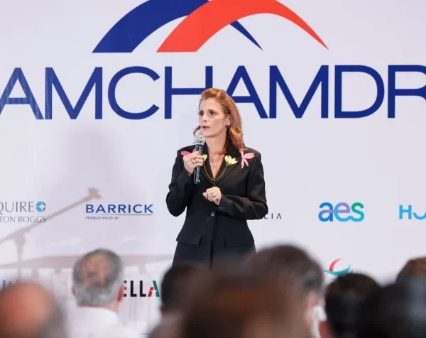 Ligia Bonetti fue oradora en encuentro empresarial.