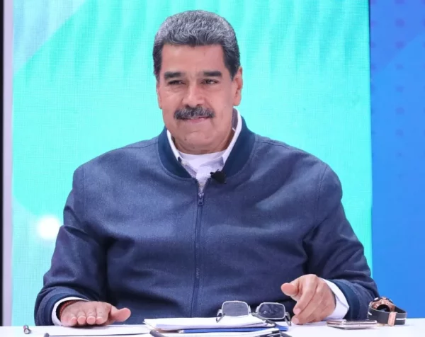 Nicolás Maduro critica decisiones lesivas contra Venezuela.