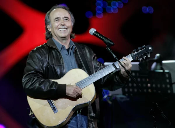El cantautor español Joan Manuel Serrat.  AGENCIA FOTO