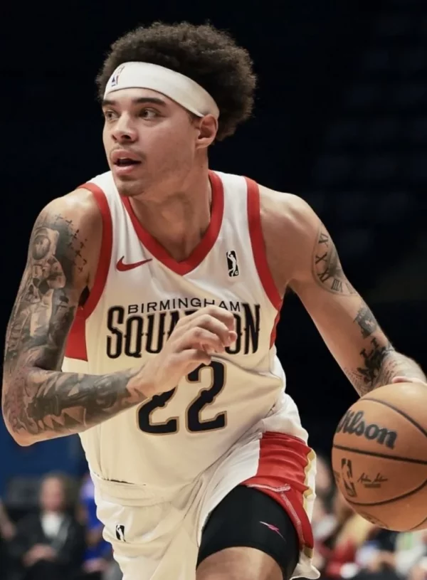 Lester Quiñones sigue mostrando un gran dominio durante su accionar en la G League.