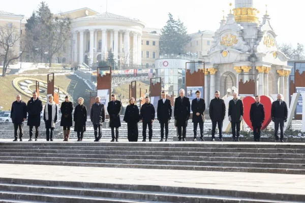 UE anuncia un nuevo pago de 3.5 millones a Ucrania en la Cumbre de Kiev