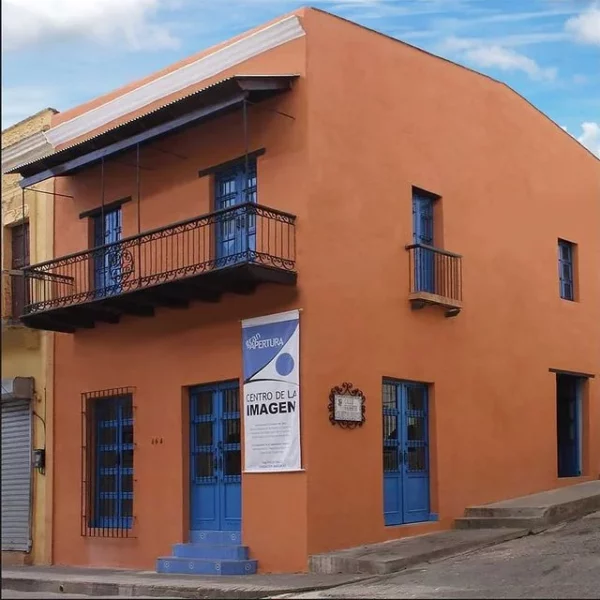 Fachada del centro