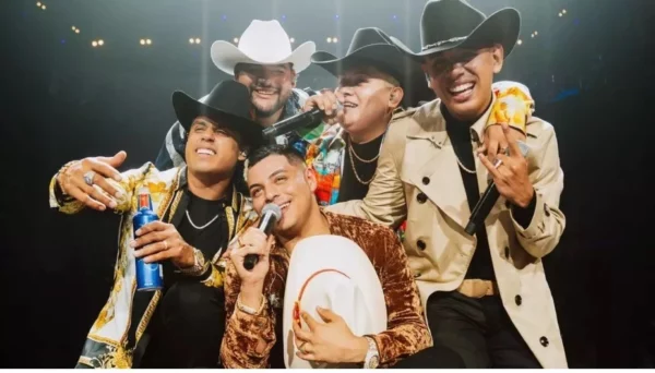 Miembros del  Grupo Firme.