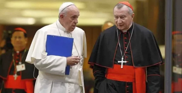 El papa Francisco sacó tiempo para conversar con el secretario de Estado del Vaticano. Archivo/ Fuente externa