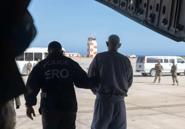 Familiares de venezolanos enviados a Guantánamo demandan al Gobierno Trump