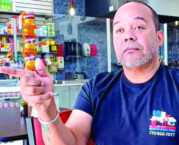 Jhon Daniel Cabreja tiene el negocio en Lawrenceville, Atlanta.   Anyelo Guerra