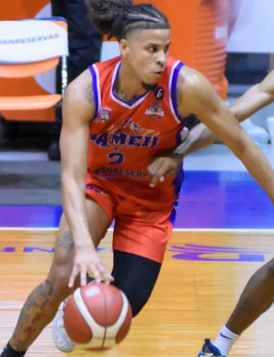 Omar Silverio, con un exitoso debut ayer en la liga española.