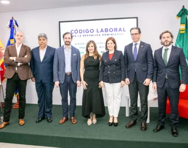 Martín Bretón, Arturo de las Heras, Laura Peña Izquierdo, Patricia Portela, César Dargam y Antonio Reina.