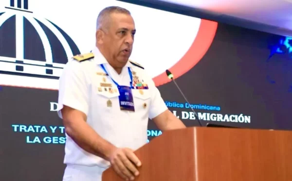 El vicealmirante ARD,  Lee Balleter, durante su ponencia.