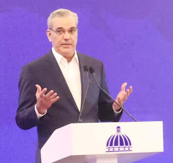 Luis Abinader durante la presentación.  Fuente externa.