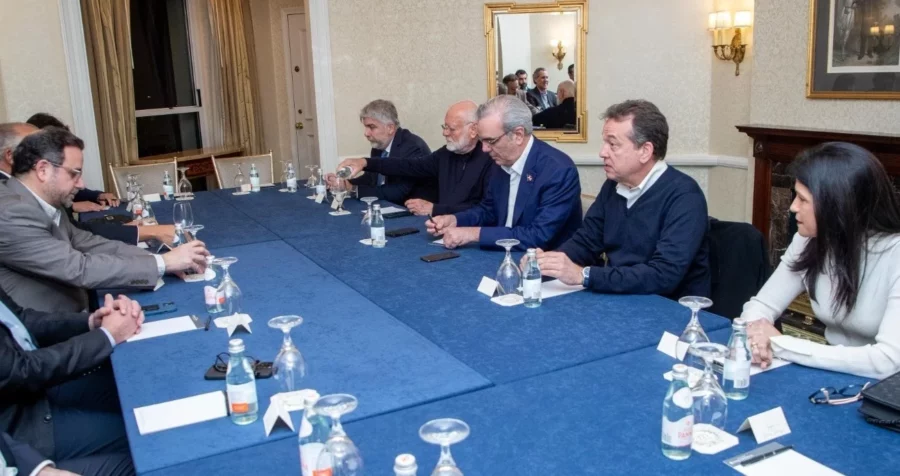 Presidente Abinader sostiene encuentro con empresarios dominicanos en Washington