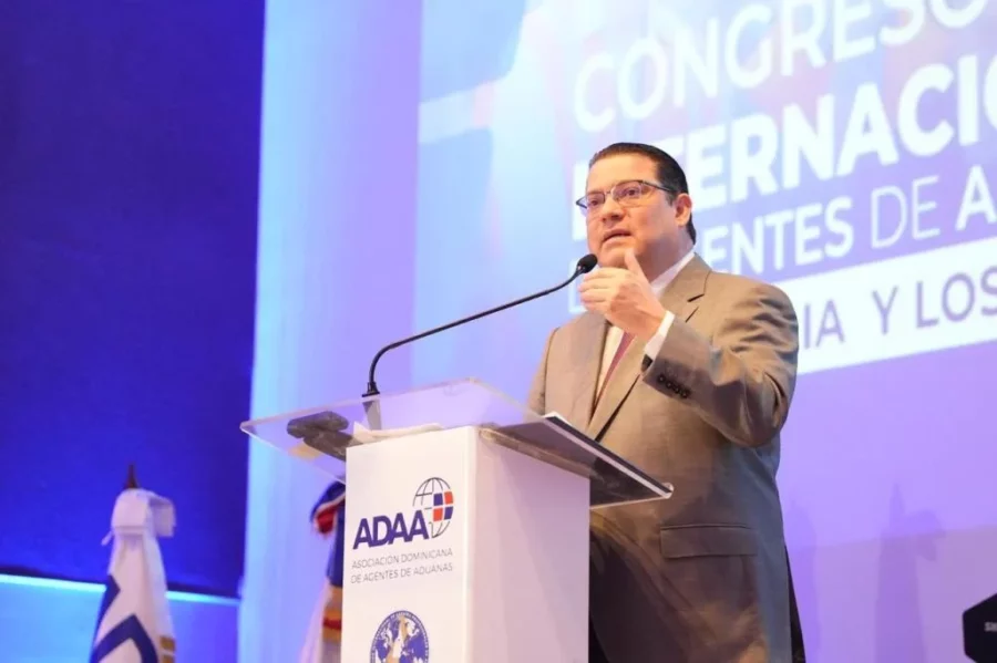 Eduardo Sanz Lovatón, director de Aduanas.