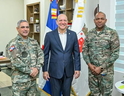 General José Manuel Infante, Elises Rodríguez y el general Darío de la Cruz Consuegra, (5)
