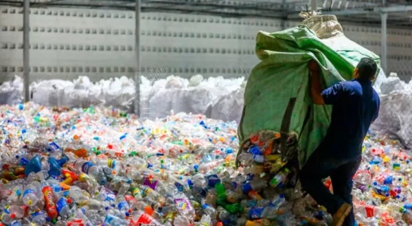 Claro recolecta cerca de 21 mil botellas plásticas