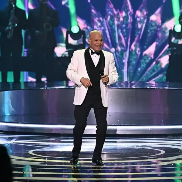 Rubby Pérez durante la grabación del disco en vivo, bajo la dirección Manuel Tejada.