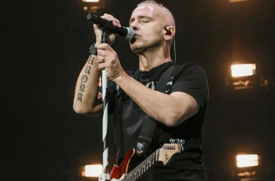 Ero Ramazzotti  está listo para iniciar una gira que lo llevará por América y Europa  en el año 2026.  fuente externa.