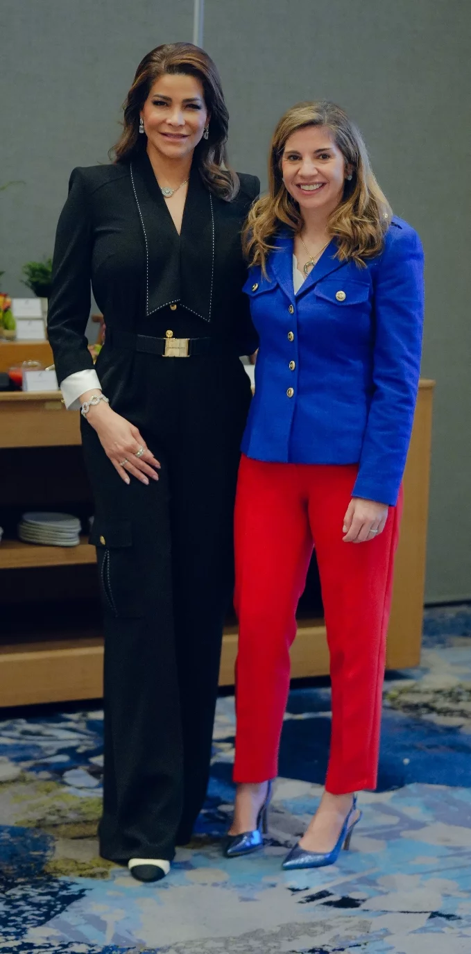 Marian Rojas Estapé y Lucy Doughty.