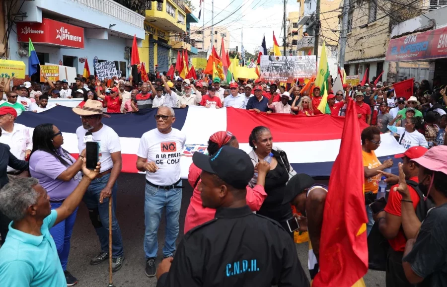 Varios colectivos convocaron para  conmemorar el  60 aniversario de la Revolución Abril.