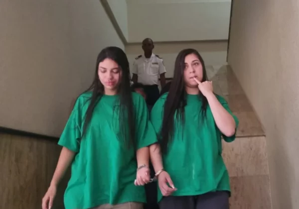 Las parejas de colombianos llegaron  el mismo día  al país y cometían  las estafas juntos.
